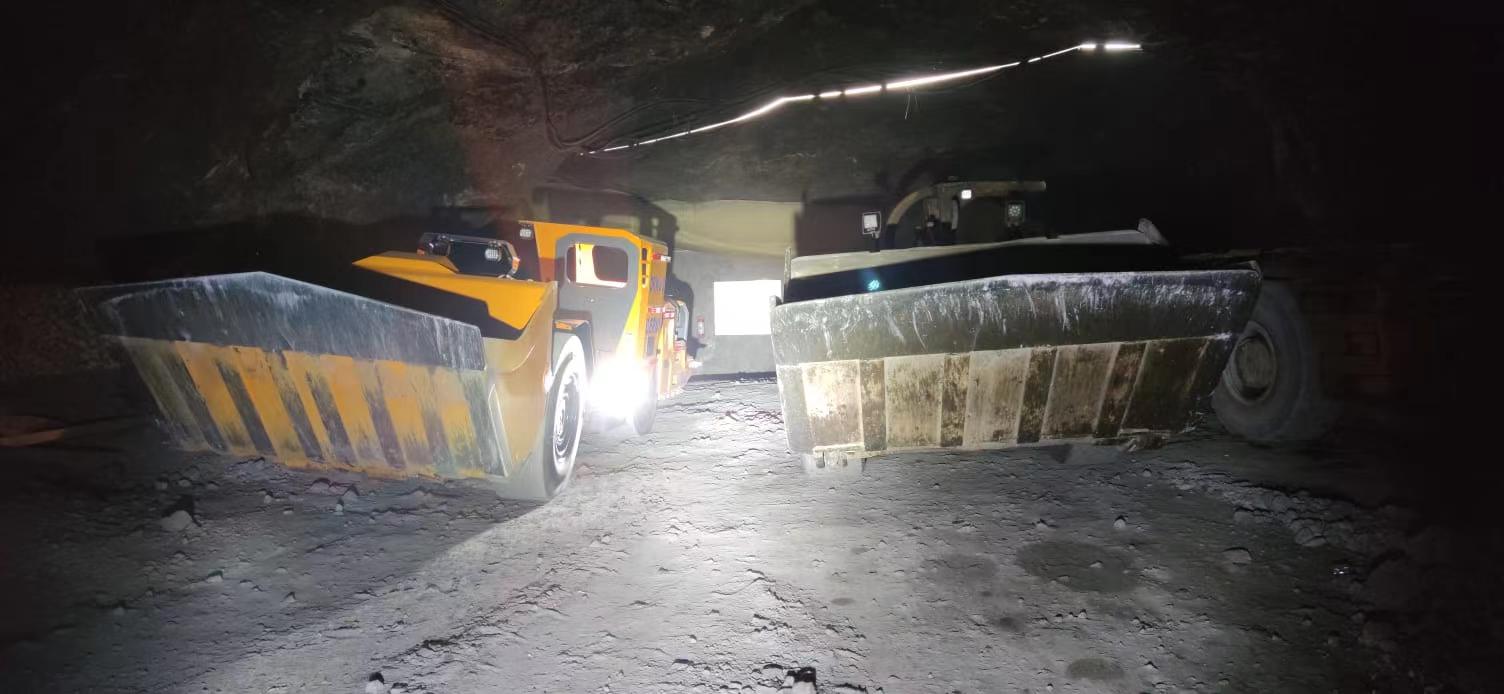 Подземный ПДМ DERUI 3,0 куб. М с грузоподъемностью 6,5 т, работающий в Турции