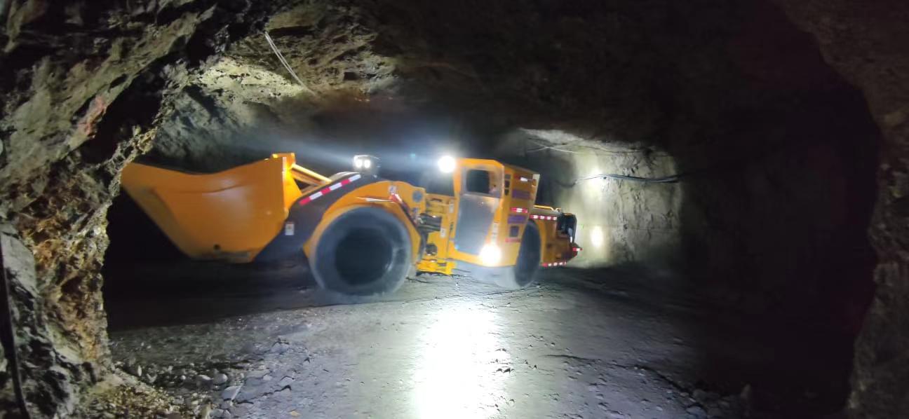 Подземный ПДМ DERUI 3,0 куб. М с грузоподъемностью 6,5 т, работающий в Турции